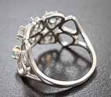 Оригинальное серебряное кольцо с кристаллическими эфиопскими опалами