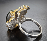 Серебряное кольцо cо скаполитом с эффектом кошачьего глаза, перидотами и альмандинами гранатами Серебро 925