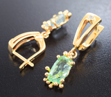 Золотые серьги с небесно-голубым и неоново-зеленым параиба турмалинами 3,01 карата и бриллиантами