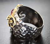 Серебряное кольцо с родолитами, сапфиром и перидотом