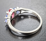 Чудесное серебряное кольцо с рубином и танзанитами