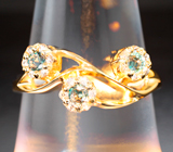Золотое кольцо с яркими насыщенными уральскими александритами высокой чистоты 0,28 карата и брилллиантами