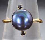 Золотое кольцо с морской цветной жемчужиной титанового люстра 6,56 карата и черными шпинелями Золото