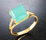 Золотое кольцо с «неоновым» хризопразом 2,5 карата