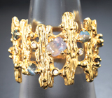 Золотое кольцо с различных форм уральскими александритами 0,6 карата, хризобериллами с эффектом кошачьего глаза и бриллиантами Золото