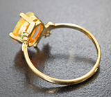 Золотое кольцо с ярким ограненным эфиопским опалом 1,08 карата, сапфиром и цаворитом
