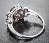 Эффектное серебряное кольцо с родолитами