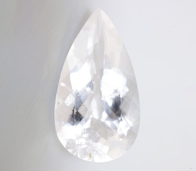 Крупный поллуцит 14,37 карата