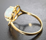 Золотое кольцо с кристаллическим эфиопским опалом 2,25 карата
