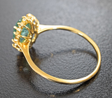 Золотое кольцо с редким «неоновым» уральским изумрудом 1,08 карата и цирконами
