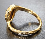 Текстурированное золотое кольцо с австралийским дублет опалом 1,61 карата