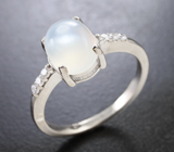 Стильное серебряное кольцо с лунным камнем
