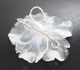 Кулон с резным бесцветным кварцем 57,09 карата и сапфиром Золото