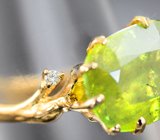 Золотое кольцо с ярким сочно-зеленым сфеном 4,64 карата и бриллиантами