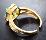 Золотое кольцо с ярким «неоновым» уральским изумрудом редкой чистоты 2,38 карата и 70 бриллиантами