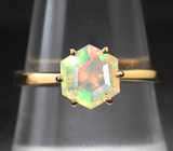 Золотое кольцо с ярким эфиопским опалом авторской огранки 0,88 карата