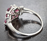 Превосходное серебряное кольцо с родолитами