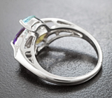 Праздничное серебряное кольцо с аметистом, перидотом и голубым топазом