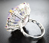Серебряное кольцо с лавандовым аметистом 21,18 карата, перидотами, родолитами и малыми аметистами