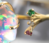 Золотое кольцо с ярким многоцветным ограненным опалом 5,13 карата, цаворитами, сапфирами и бриллиантами