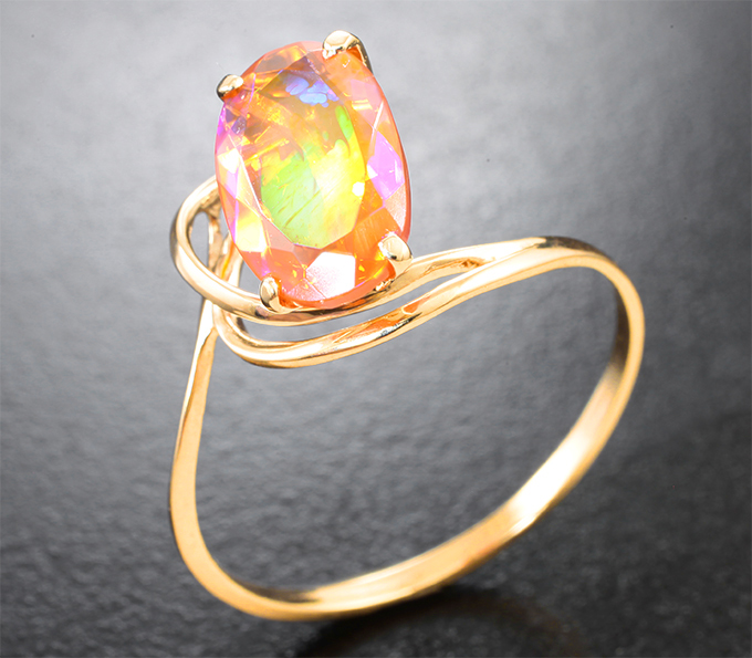 Золотое кольцо с ярким ограненным мексиканским опалом 1,62 карата