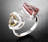 Кольцо с чистейшим синхалитом 1,79 карата и падпараджа апатитом 3,81 карата Золото