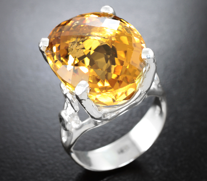 Серебряное кольцо с цитрином 9,6 карата