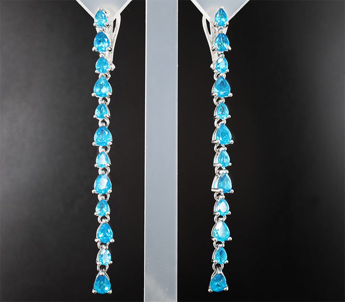 Великолепные серебряные серьги с «неоновыми» апатитами