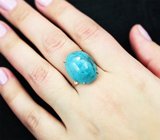 Золотое кольцо с крупным насыщенным кабошоном аризонской бирюзы 17,97 карата