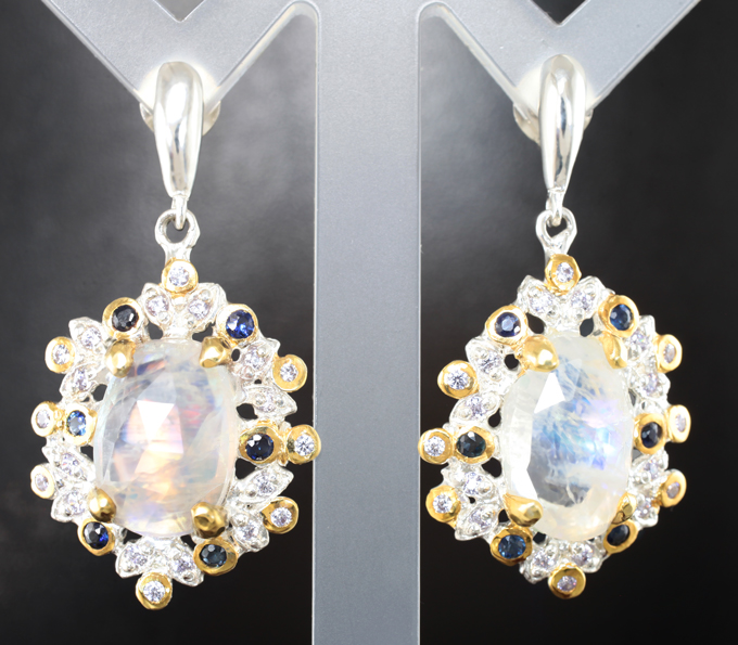 Серебряные серьги с лунным камнем 10,1 карата и корундами