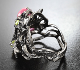 Серебряное кольцо с корундами 2,04 карата и перидотами Серебро 925
