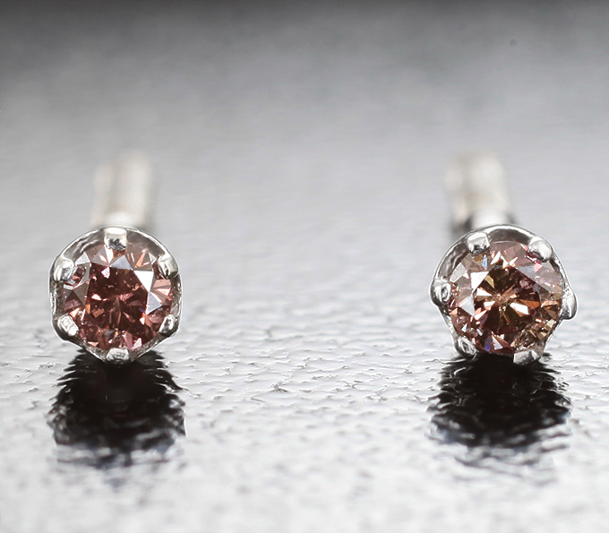 Золотые пусеты с яркими кофейно-розовыми бриллиантами 0,08 карата