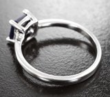Изящное серебряное кольцо с насыщенно-синим сапфиром