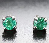 Золотые пусеты с яркими насыщенными уральскими изумрудами 0,39 карата Золото