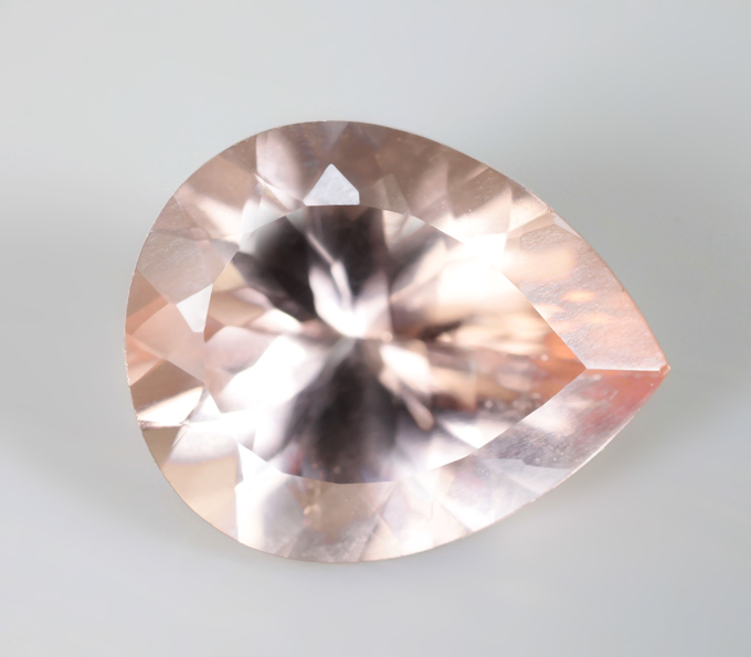 Насыщенный морганит высокой чистоты 3,64 карата