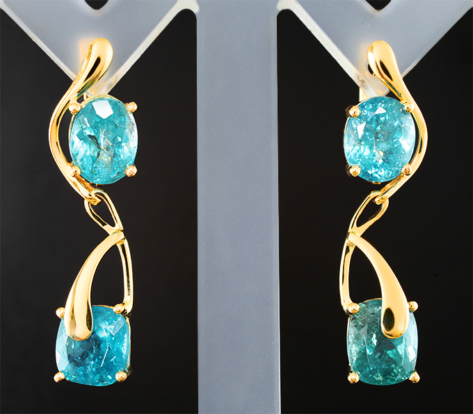 Крупные золотые серьги с яркими и насыщенными «неоновыми» апатитами 9,02 карата