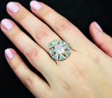 Роскошное серебряное кольцо с ограненным эфиопским опалом и изумрудами Серебро 925