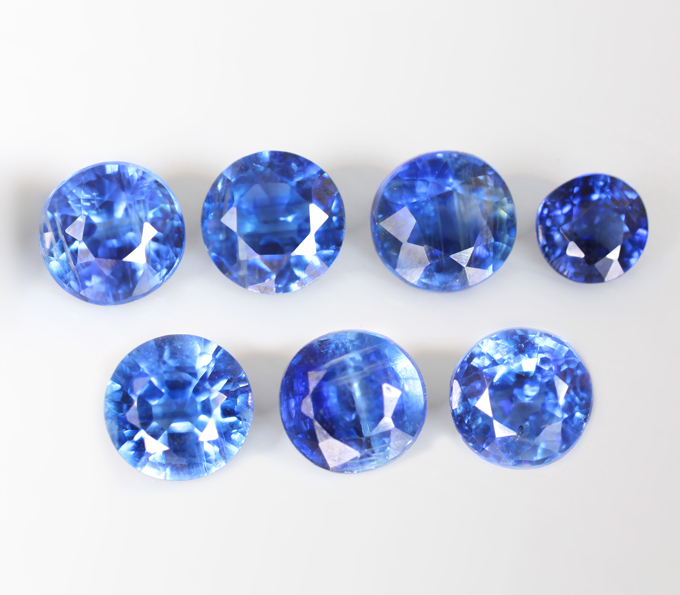 Набор из 7 ярких васильковых кианитов 4,09 карата