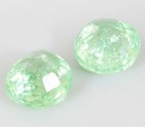 Пара мятно-зеленых цаворитов 1,38 карата