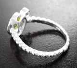 Серебряное кольцо с хризолитами 1,43 карата Серебро 925
