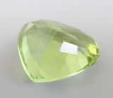 Яркий перидот 6,37 карата