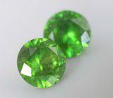 Крупная пара ярких уральских демантоидов 1,05 карата