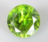 Яркий уральский демантоид 0,74 карата 