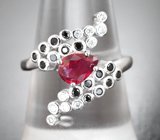 Серебряное кольцо с рубином и черными шпинелями