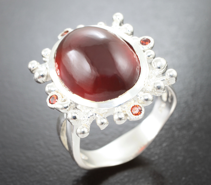 Серебряное кольцо с карнелианом