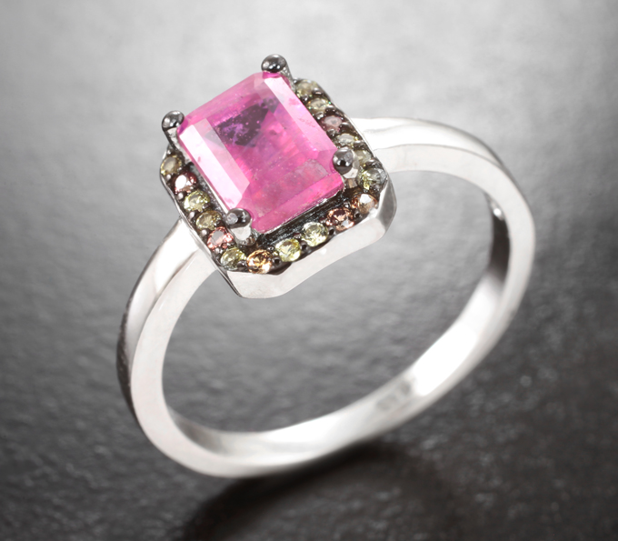 Превосходное серебряное кольцо с рубином и сапфирами
