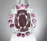 Серебряное кольцо с крупным насыщенным рубином 16,45 карата, родолитами и голубыми топазами