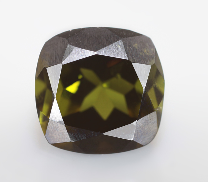 Желтовато-зеленый турмалин высокой чистоты 3,19 карата