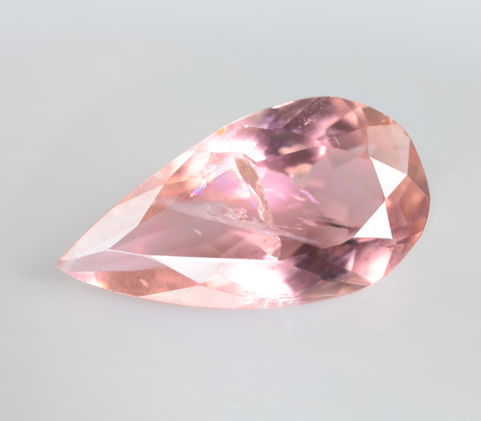 Розовато-оранжевый турмалин 3,96 карата