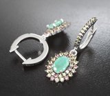 Серебряные серьги с изумрудами и разноцветными сапфирами